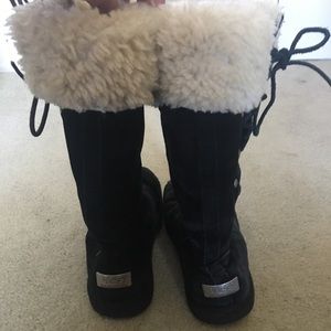 Authentic UGG Winter Boots in Black (Real Fur)